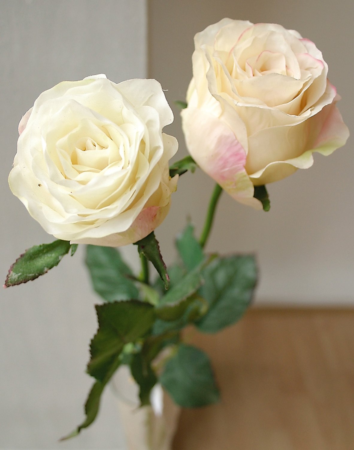 Rosa artificiale Duchesse, 85 cm, bianco-rosa