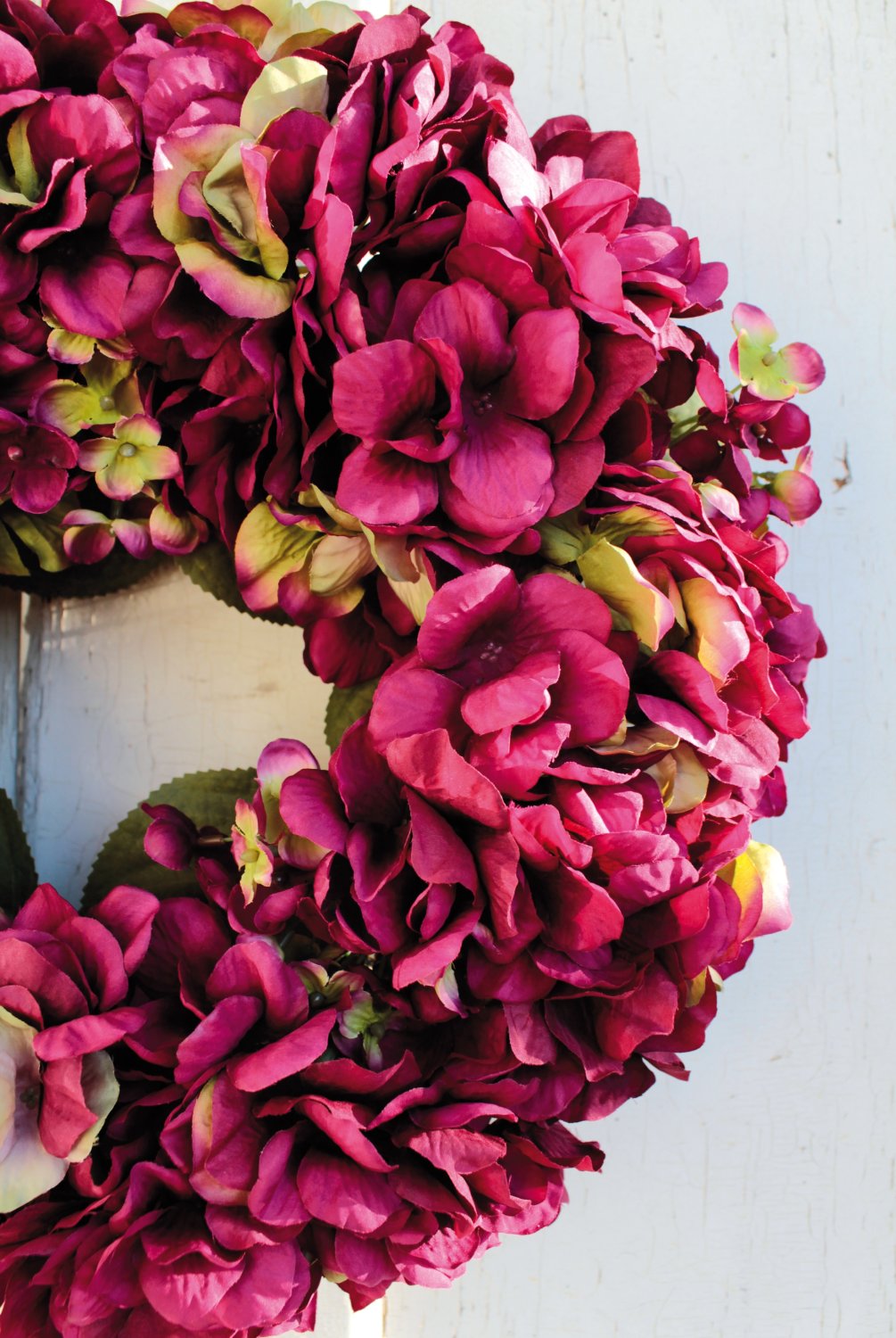 Artificial hydrangea wreath on rattan, Ø 40 cm, trendy purple