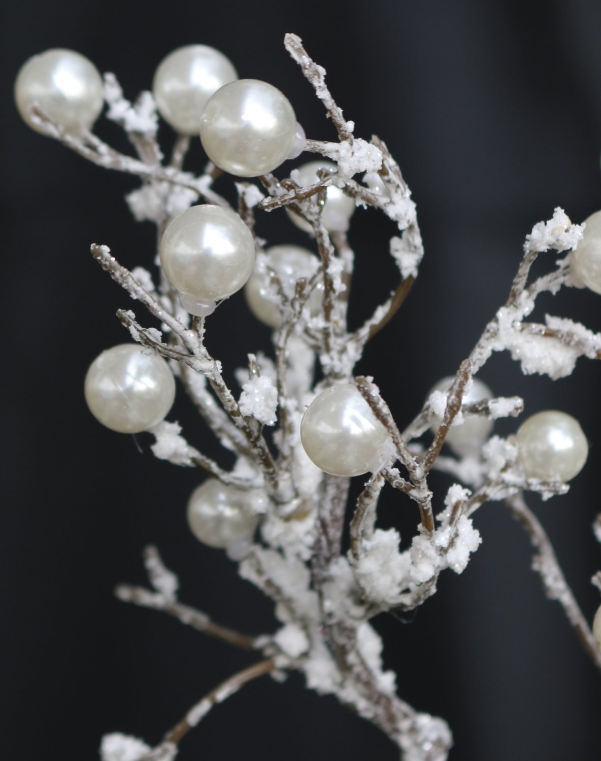 Künstlicher Dekozweig mit Perlen und Schnee, 30 cm, frost-braun