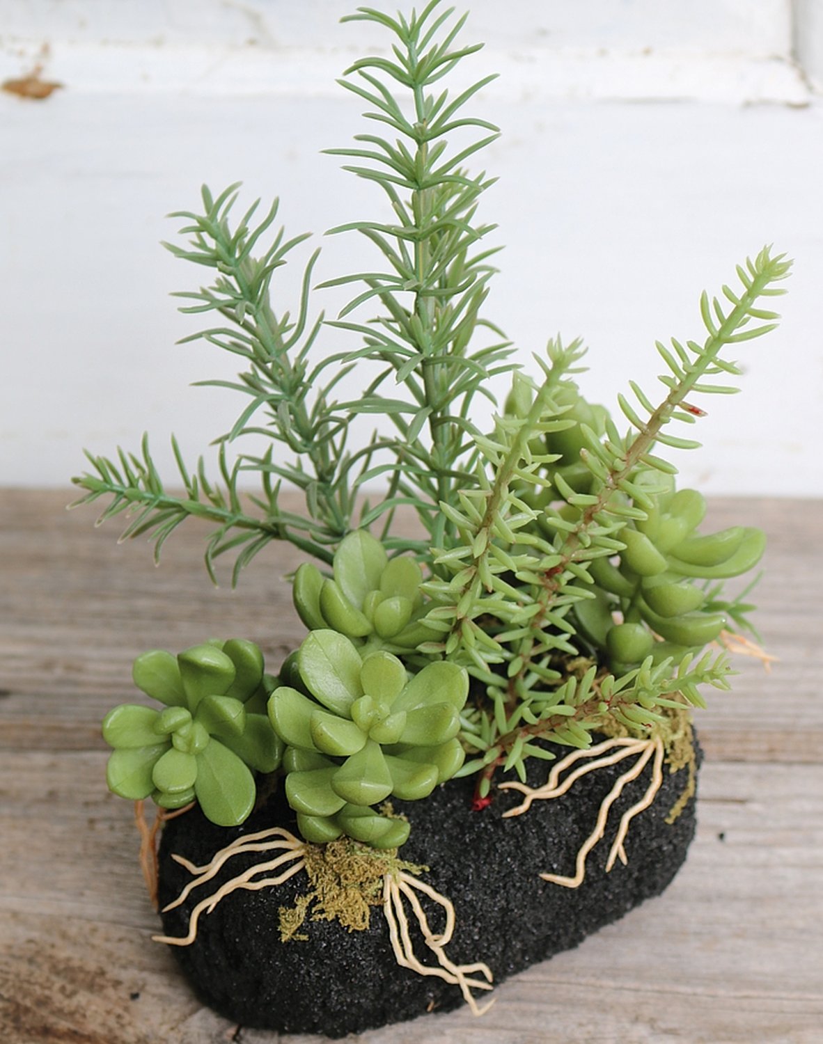 Artificial succulents-mix on 'soil', 16 cm, green