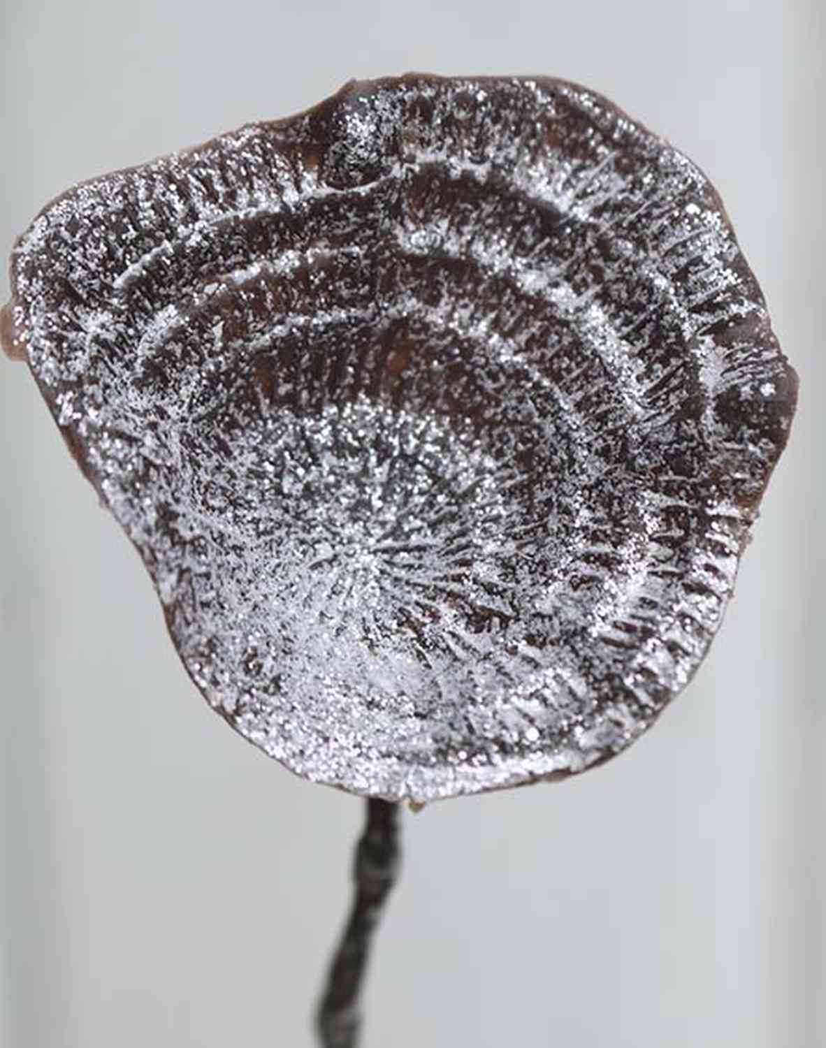 Künstlicher Blattzweig mit Glitter, 53 cm, frost-braun