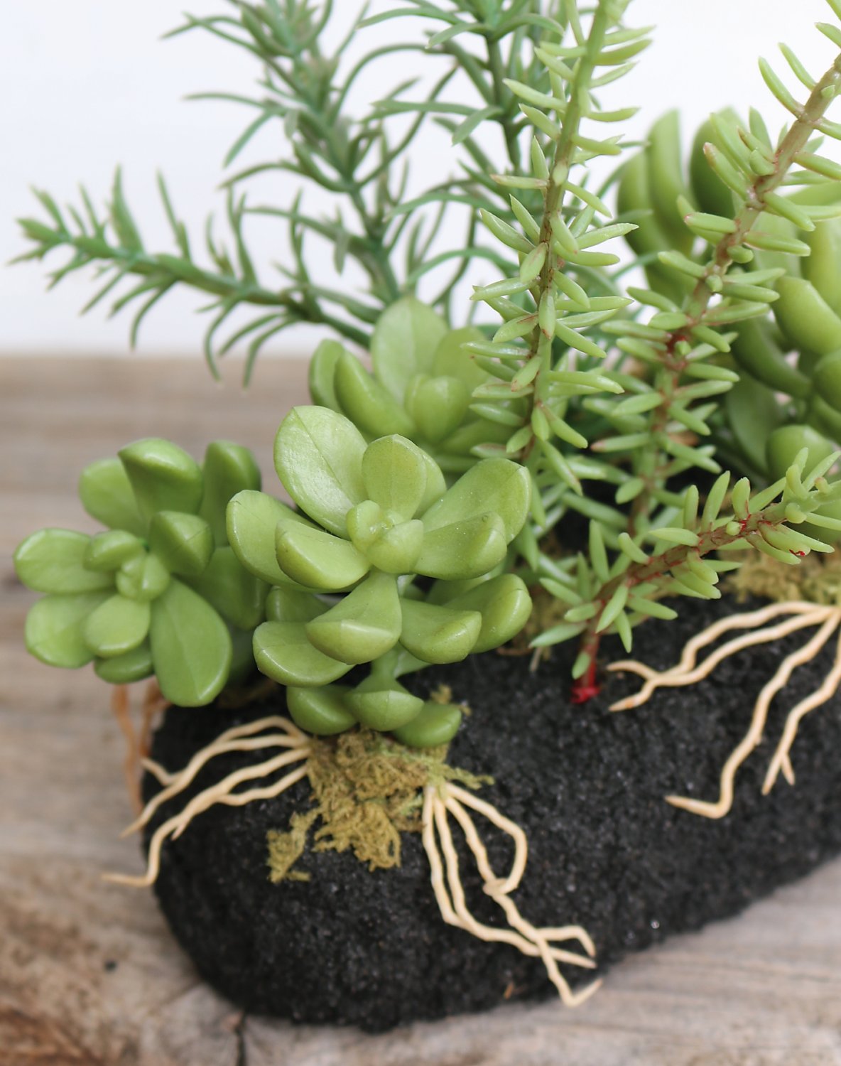 Artificial succulents-mix on 'soil', 16 cm, green