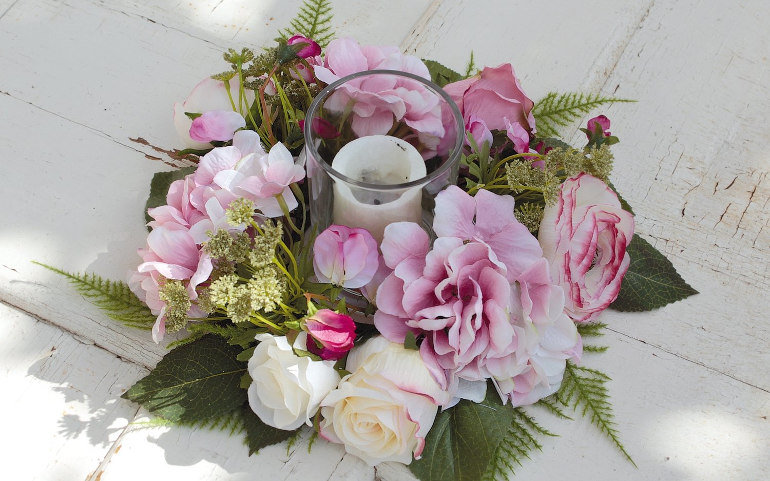 Künstlicher Blütenkranz, mit Glas-Teelichthalter, Ø 30 cm, rosa-weiß