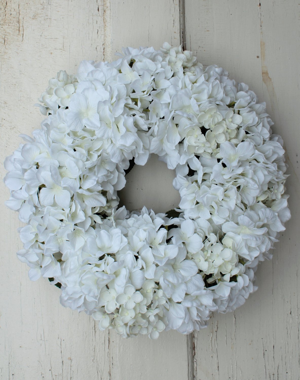 Artificial hydrangea wreath on rattan, Ø 40 cm, beige-white