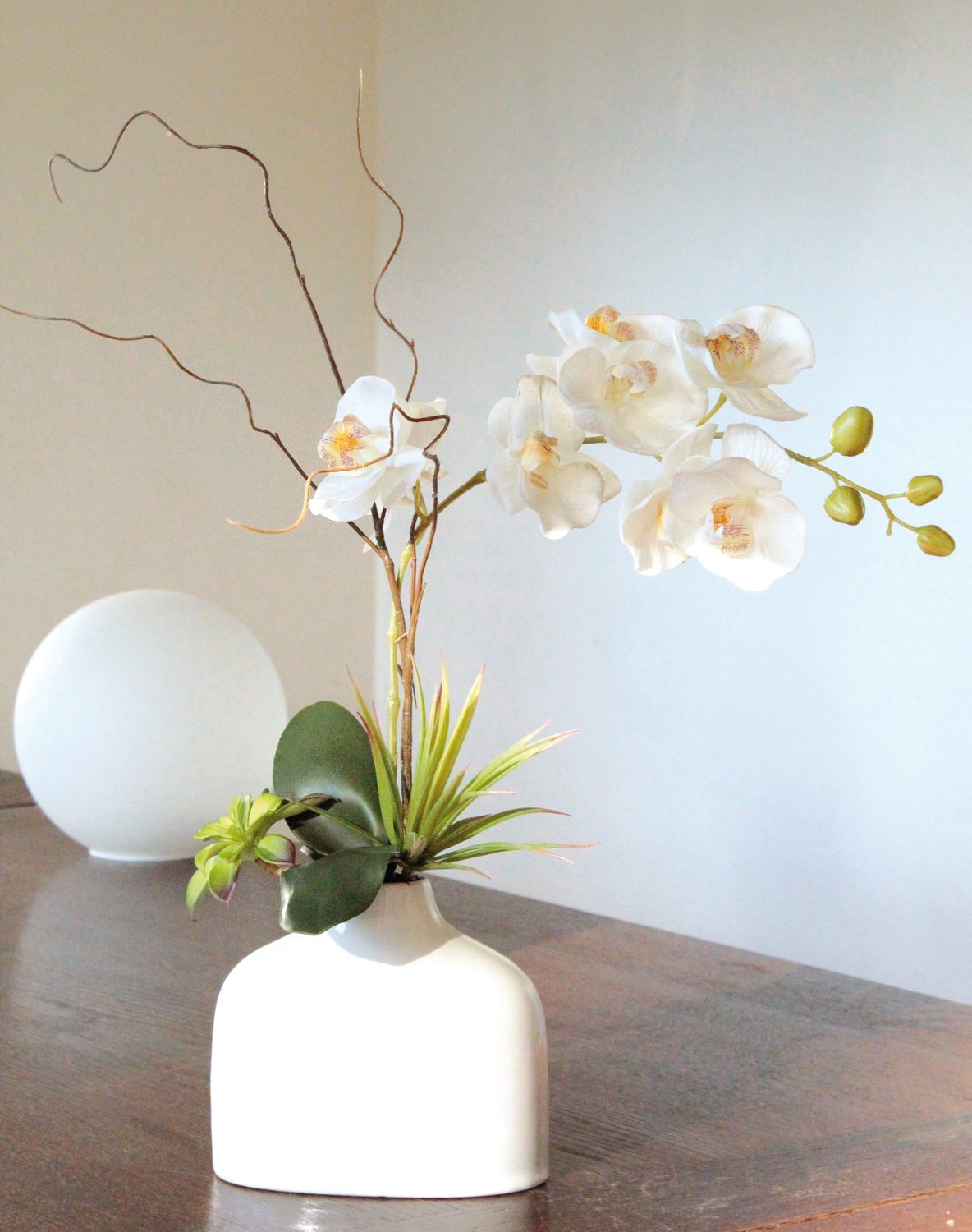 Orchidea Phalaenopsis artificiale in bottiglia di ceramica, 64 cm, bianco-crema