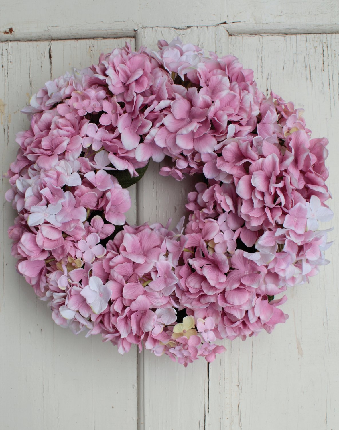 Artificial hydrangea wreath on rattan, Ø 40 cm, pink