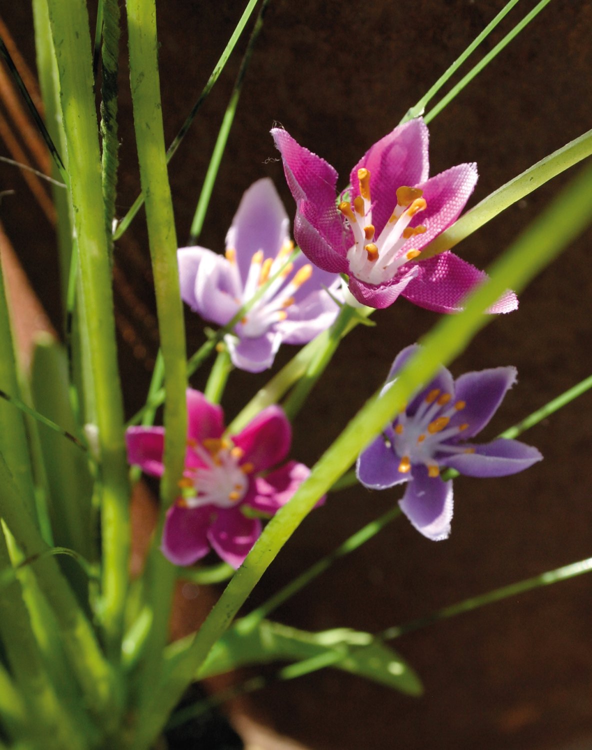 Künstliches Gras mit Blüten in 'Erde', 43 cm, lavendel