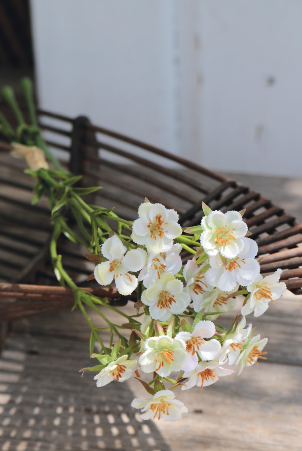 Fake wax plant bunch, 32 cm, beige-white