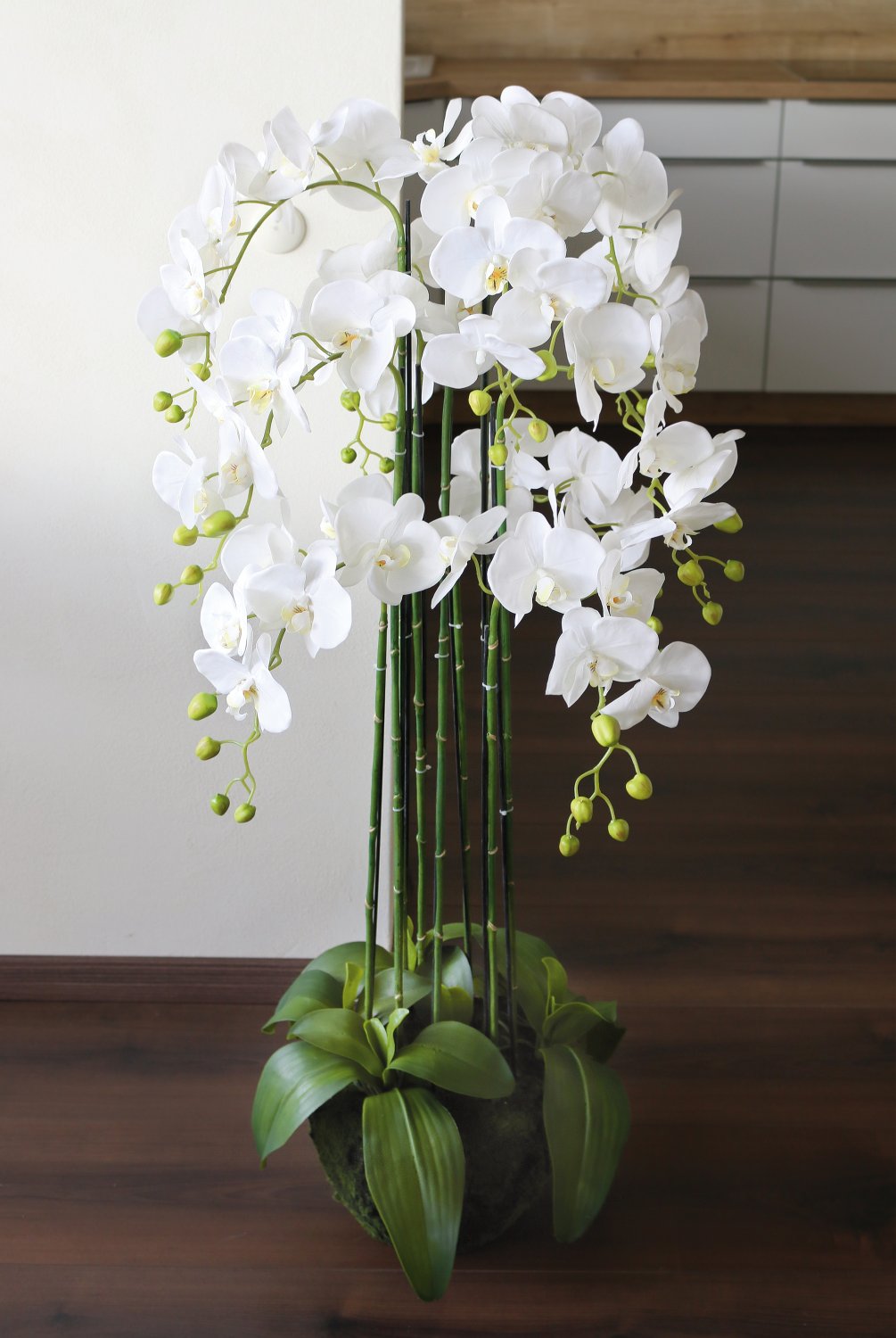 Künstliche Orchidee Phalaenopsis in 'Erde', 9-fach, 120 cm, Real Touch, weiß