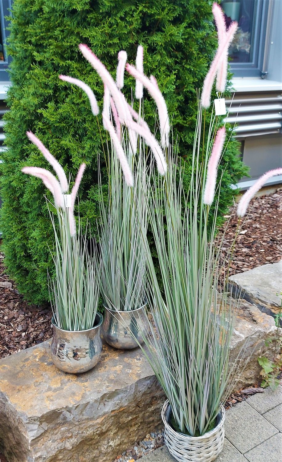 Artificial grass tuft 'lampbush grass', potted, 90 cm, green-pink