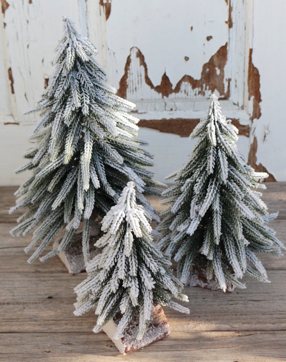 Abete artificiale con neve, base in legno, 19 cm, verde-bianco