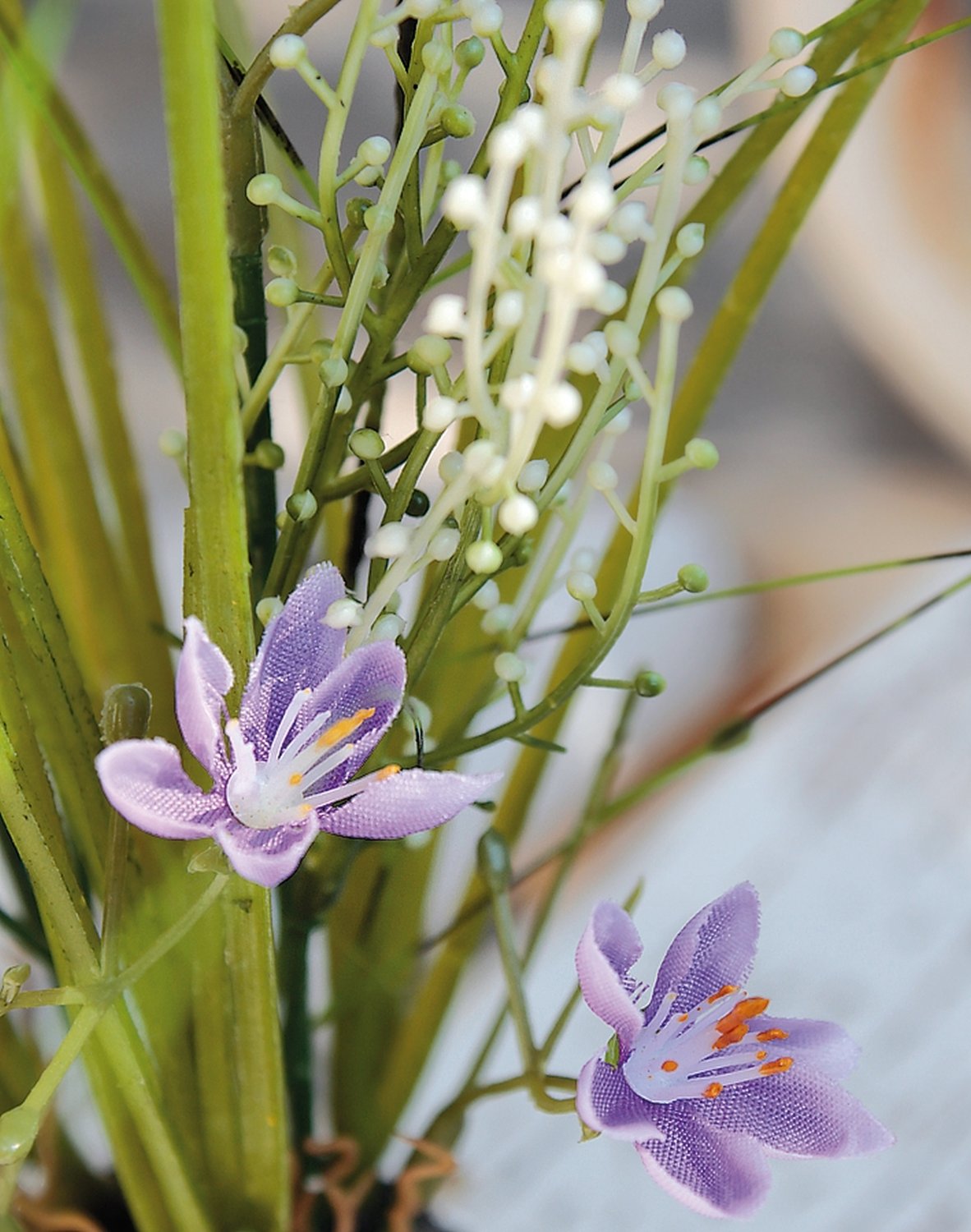 Artificial grass with flowers in 'soil', 43 cm, lavender