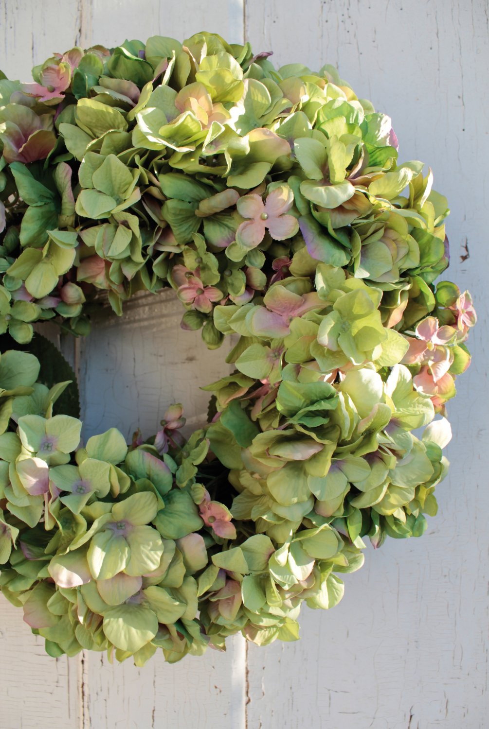 Artificial hydrangea wreath on rattan, Ø 40 cm, green-pink