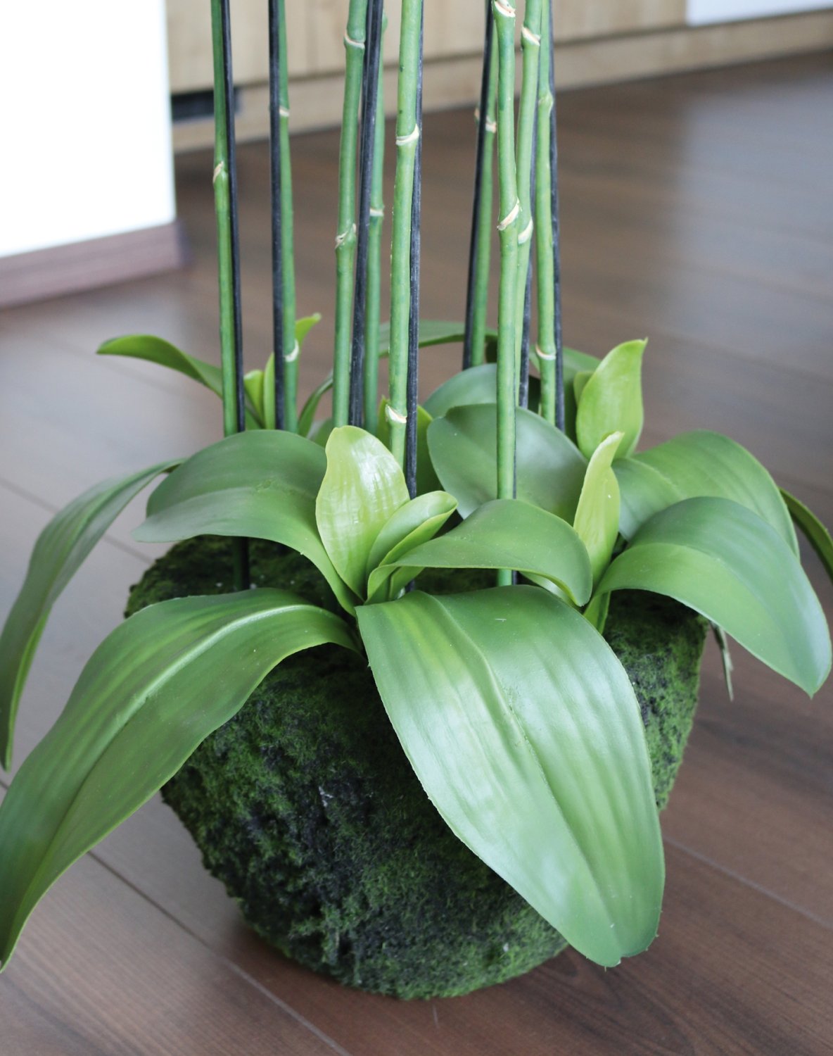 Künstliche Orchidee Phalaenopsis in 'Erde', 9-fach, 120 cm, Real Touch, weiß