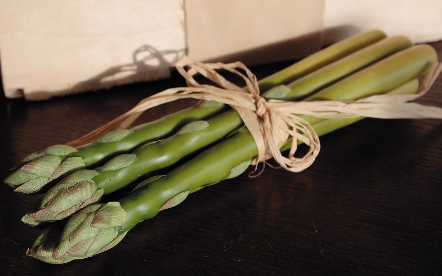 Fake asparagus, bunch with 5 pieces, 23 cm, green