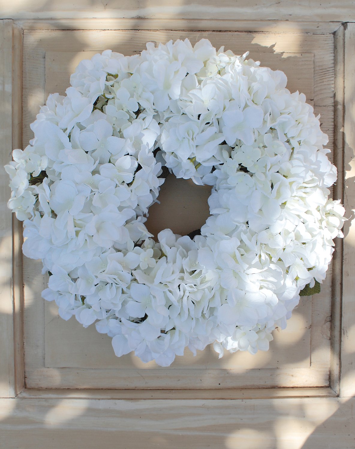 Artificial hydrangea wreath on rattan, Ø 40 cm, beige-white