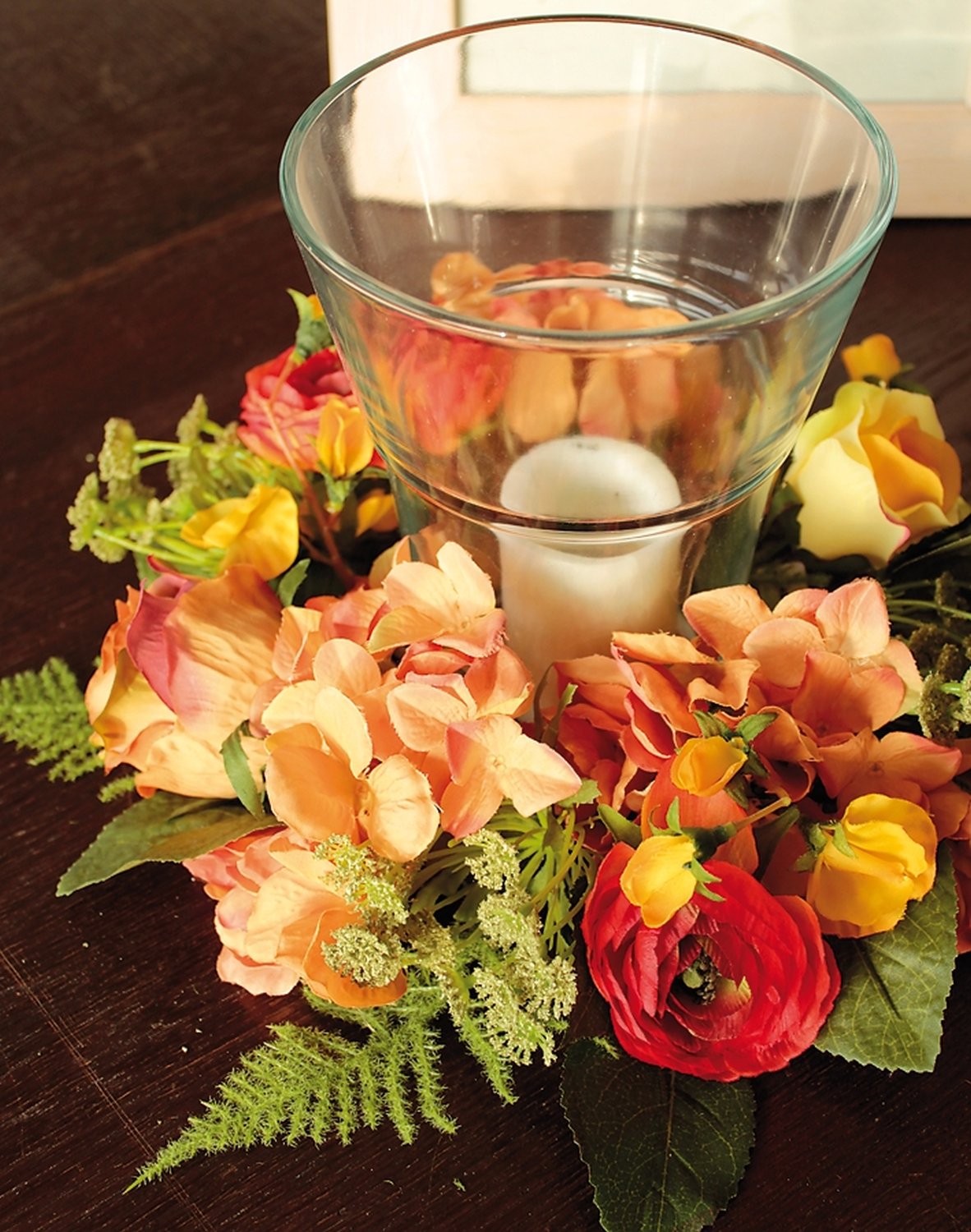 Artificial wreath 'ranunculus / rose / hydrangea', Ø 30 cm, orange