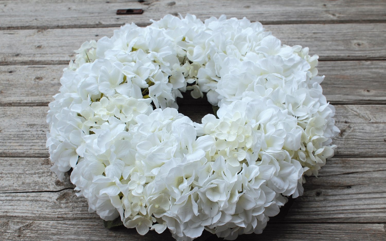 Artificial hydrangea wreath on rattan, Ø 40 cm, beige-white