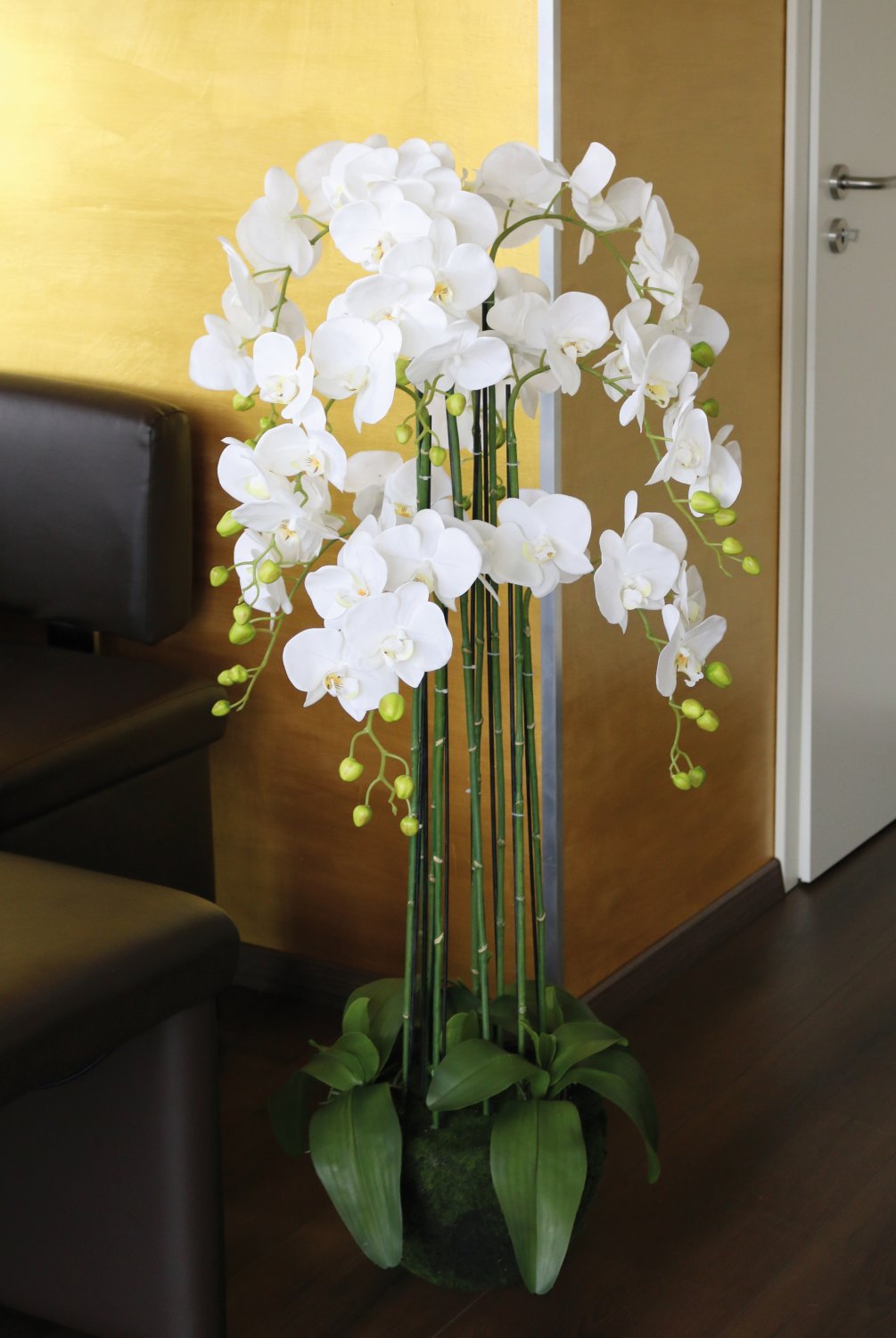 Künstliche Orchidee Phalaenopsis in 'Erde', 9-fach, 120 cm, Real Touch, weiß