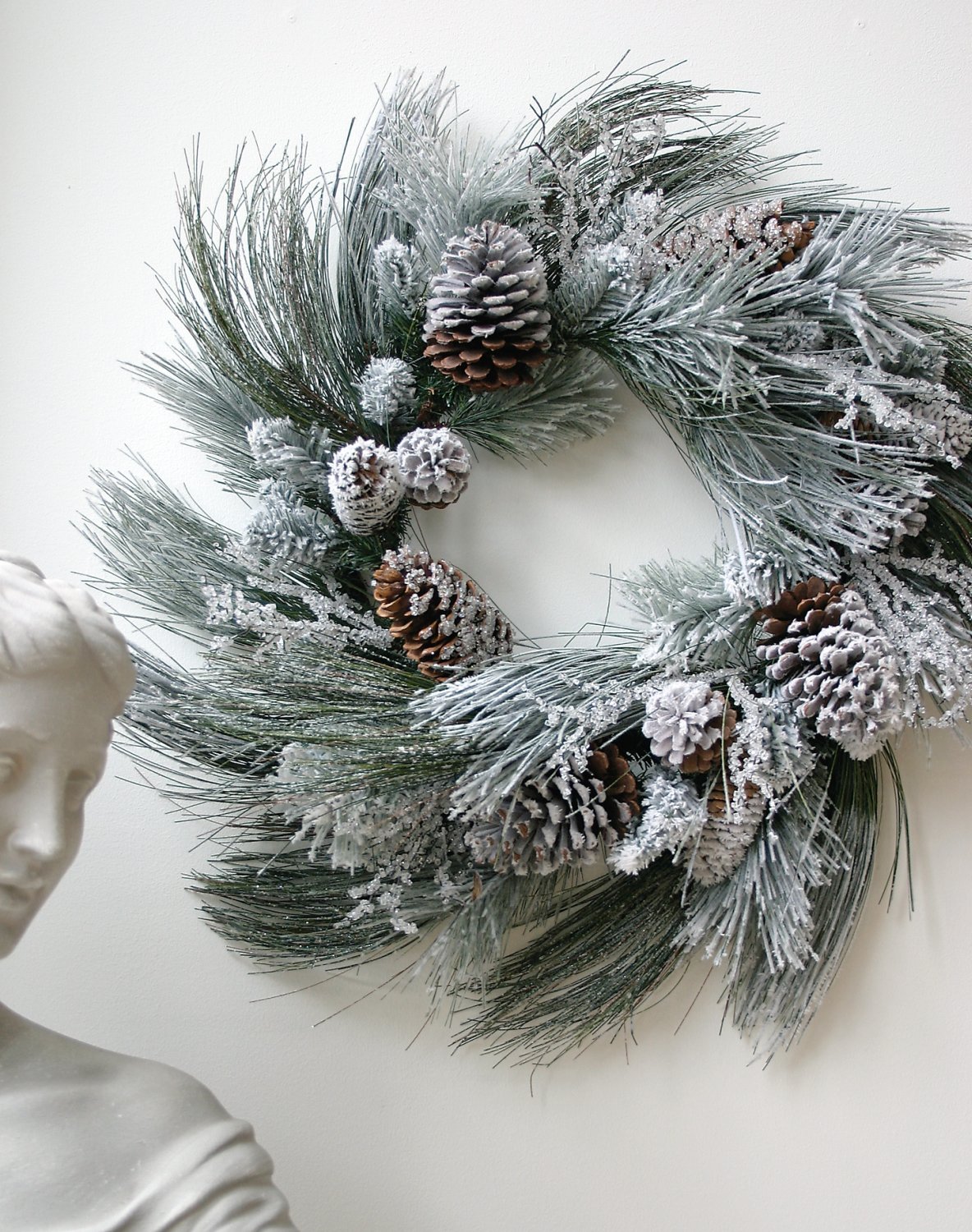 Knstlicher Weihnachtskranz mit Zapfen / Glitter, gefrostet,  60 cm,  frost-grn