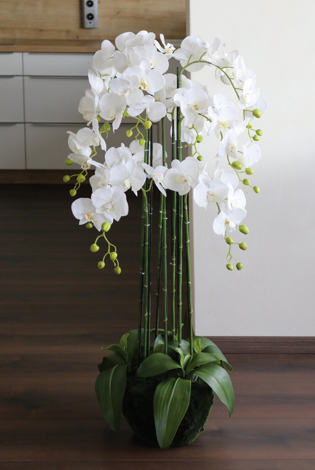 Künstliche Orchidee Phalaenopsis in 'Erde', 9-fach, 120 cm, Real Touch, weiß