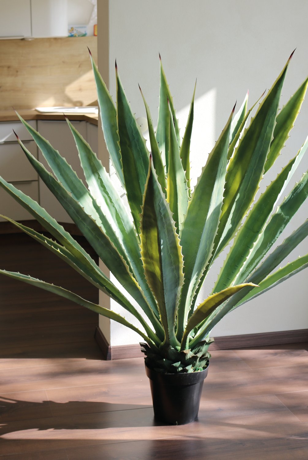 Künstliche Agave, getopft, 21 Blätter, 120 cm, grün-weiß