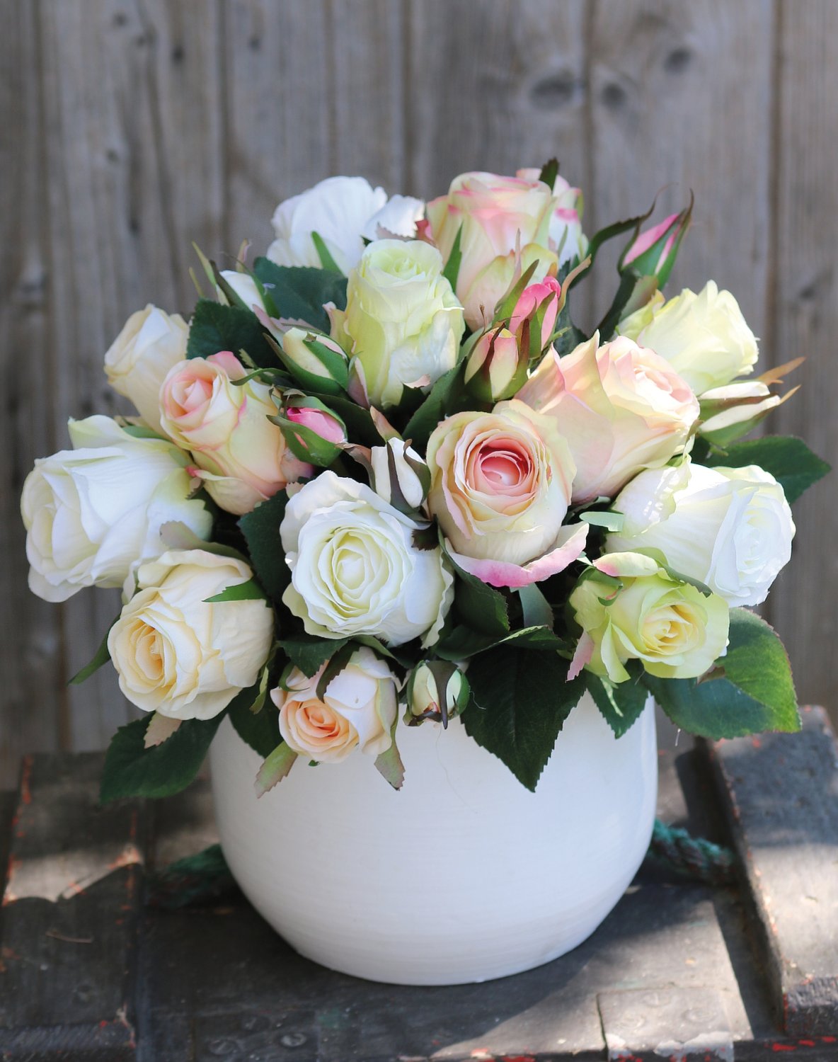 Künstlicher Freiland-Rosenstrauß, 24-fach, 28 cm, weiß-rosa Künstlicher Freiland-Rosenstrauß, 24-fach, 28 cm, weiß-rosa