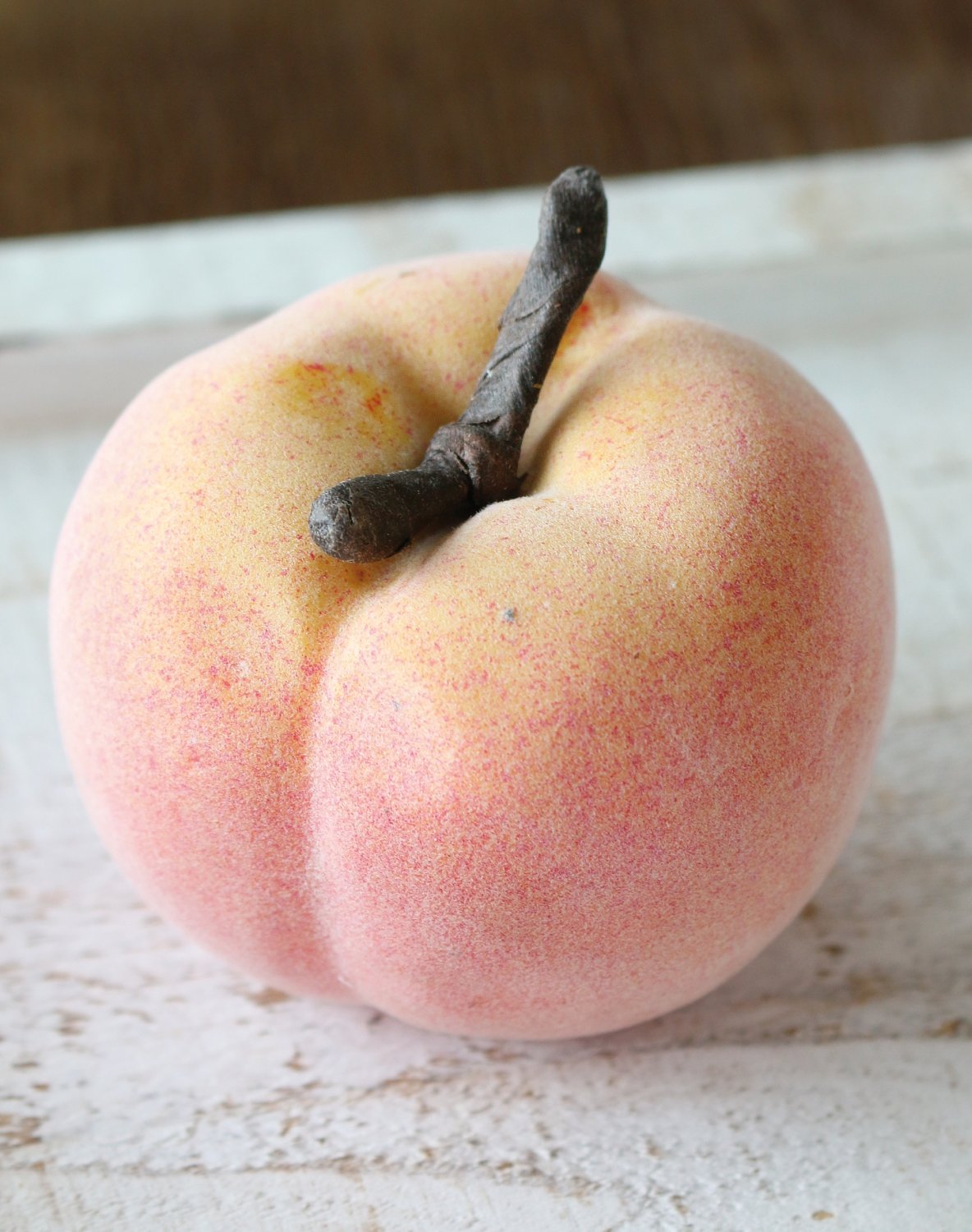 Plastic peach, 7 cm, apricot