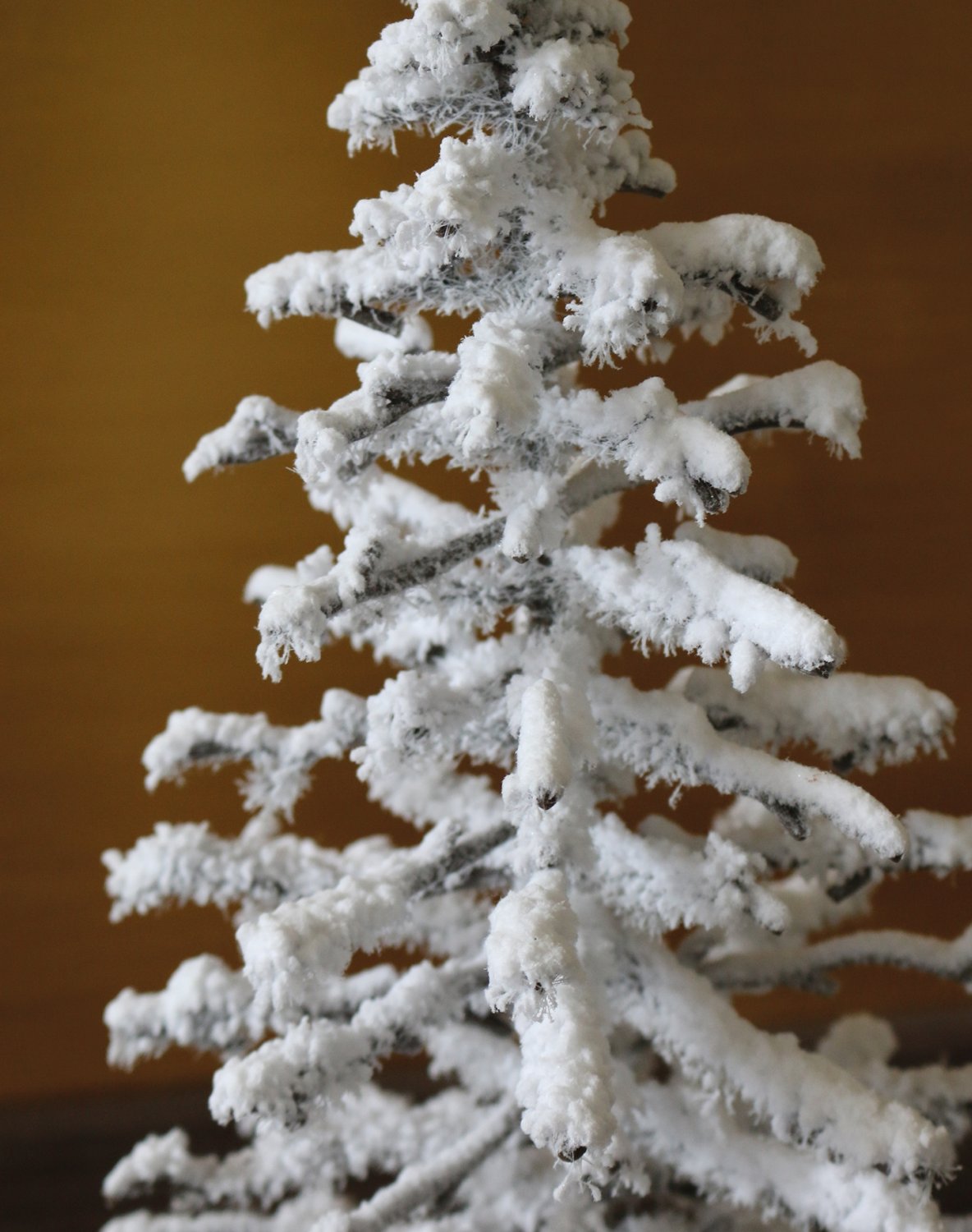 Künstlicher Weihnachtsbaum 'Schnee' im Jutesack, 36 cm, braun-weiß