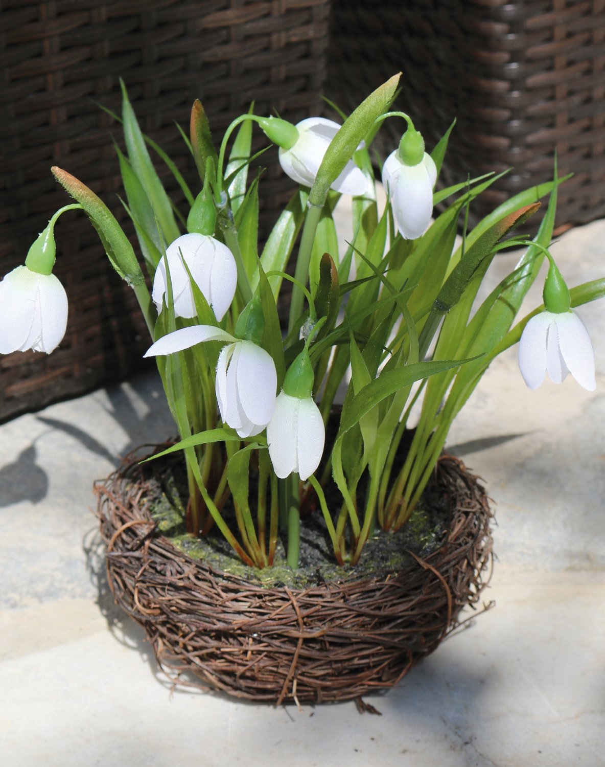 Künstliches Schneeglöckchen im Reisigkörbchen, 19 cm, Ø 25 cm, creme-weiß