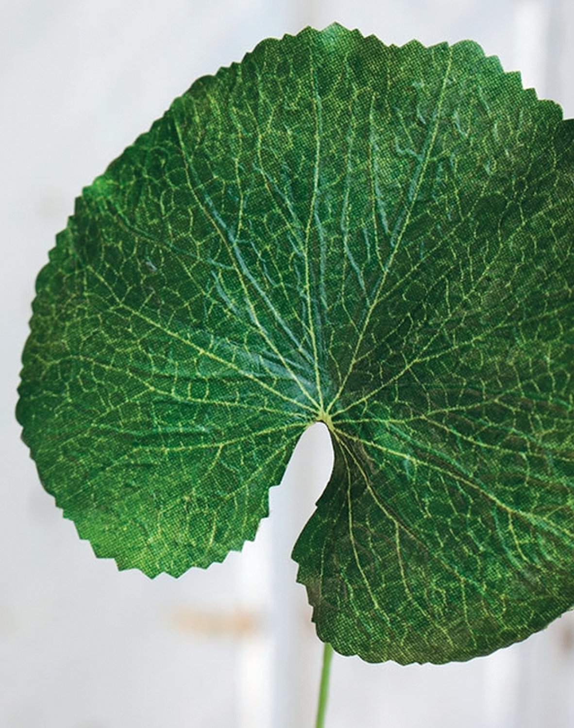 Plastic geranium leaf, 40 cm, green