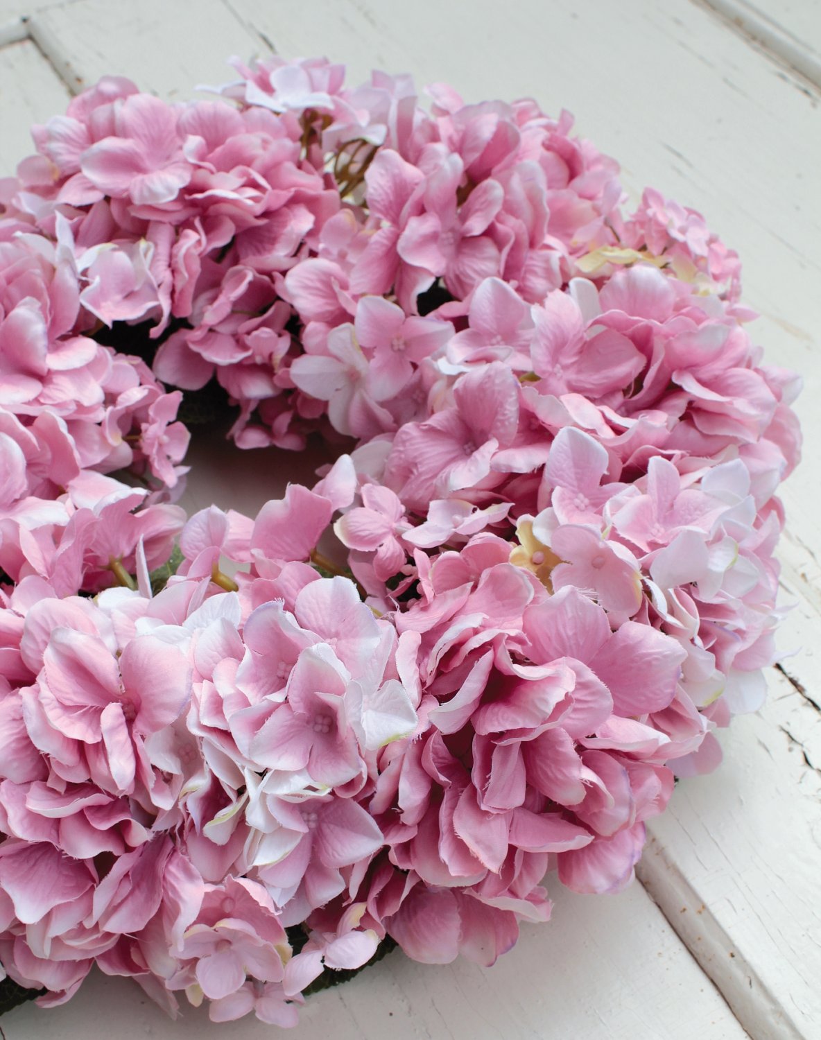 Artificial hydrangea wreath on rattan, Ø 40 cm, pink