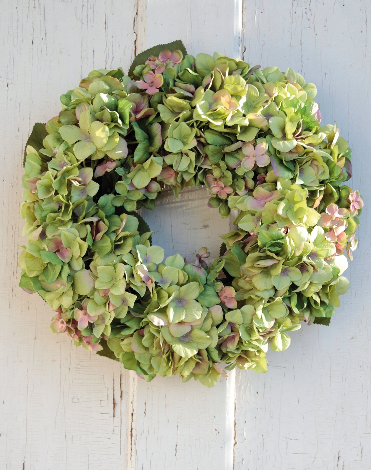 Artificial hydrangea wreath on rattan, Ø 40 cm, green-pink