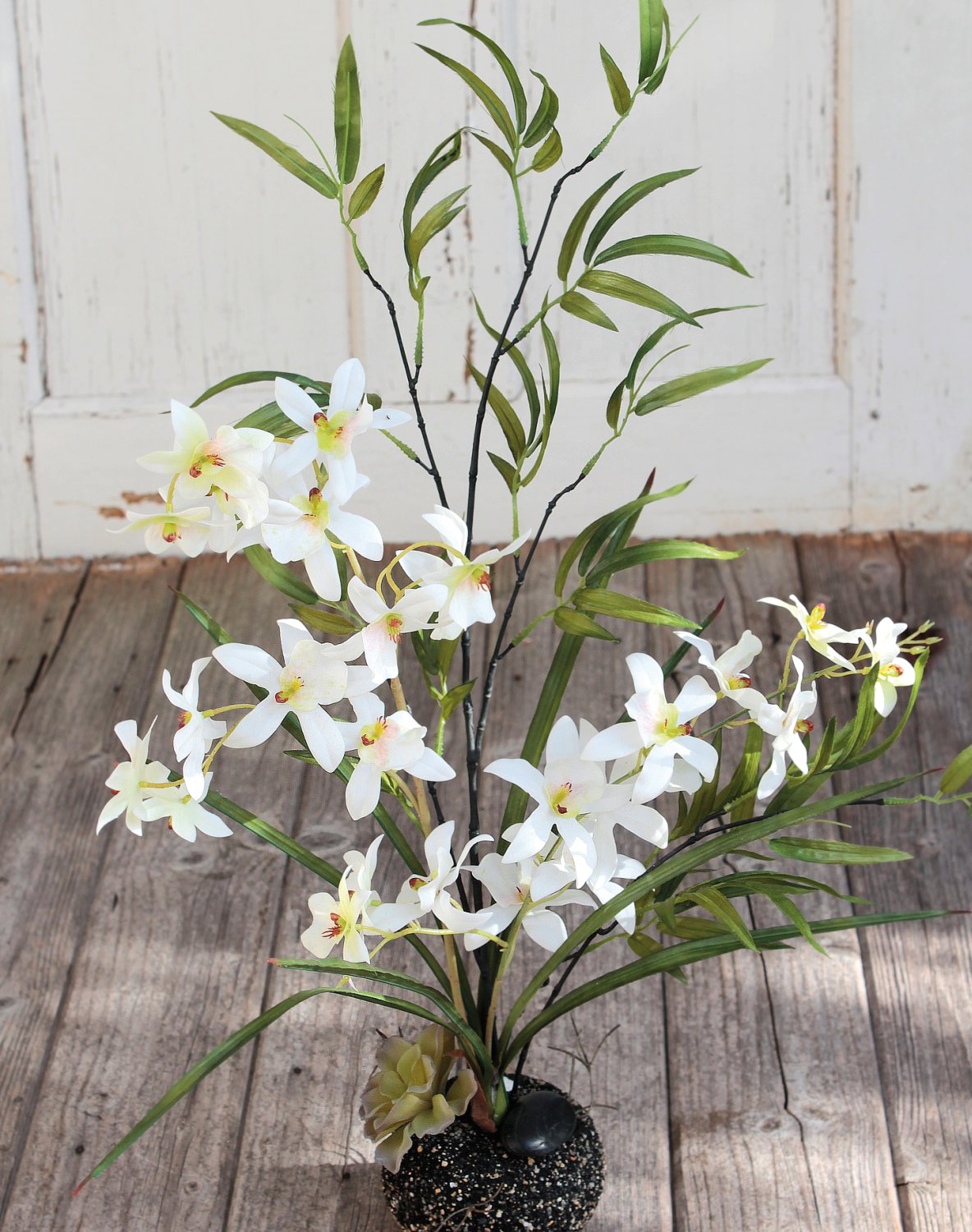 Künstliche Orchidee Dendrobium & Bambus in 'Erde', 57 cm, Real Touch Soft, weiß-grün