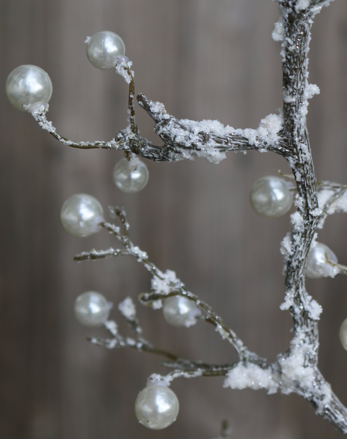 Künstlicher Dekozweig mit Perlen und Schnee, 83 cm, frost-braun